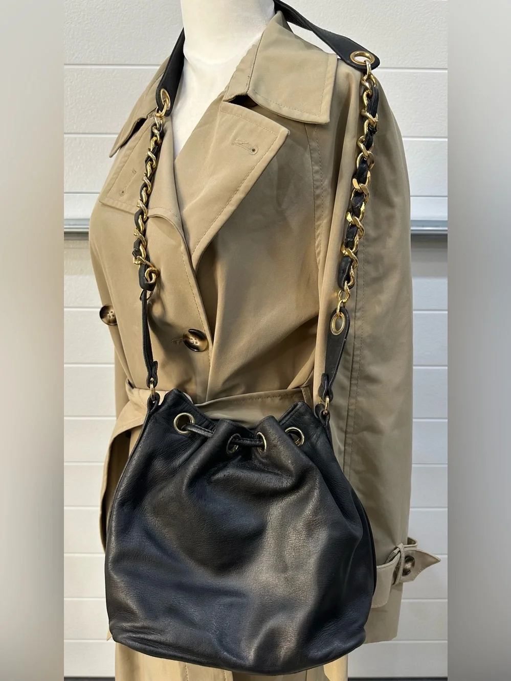 Chanel Vintage Coco Chain Black Leather Shoulder Bucket Bag Authentic